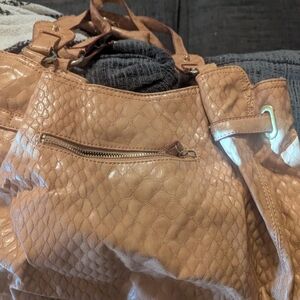 Elegant Tan Leather Handbag